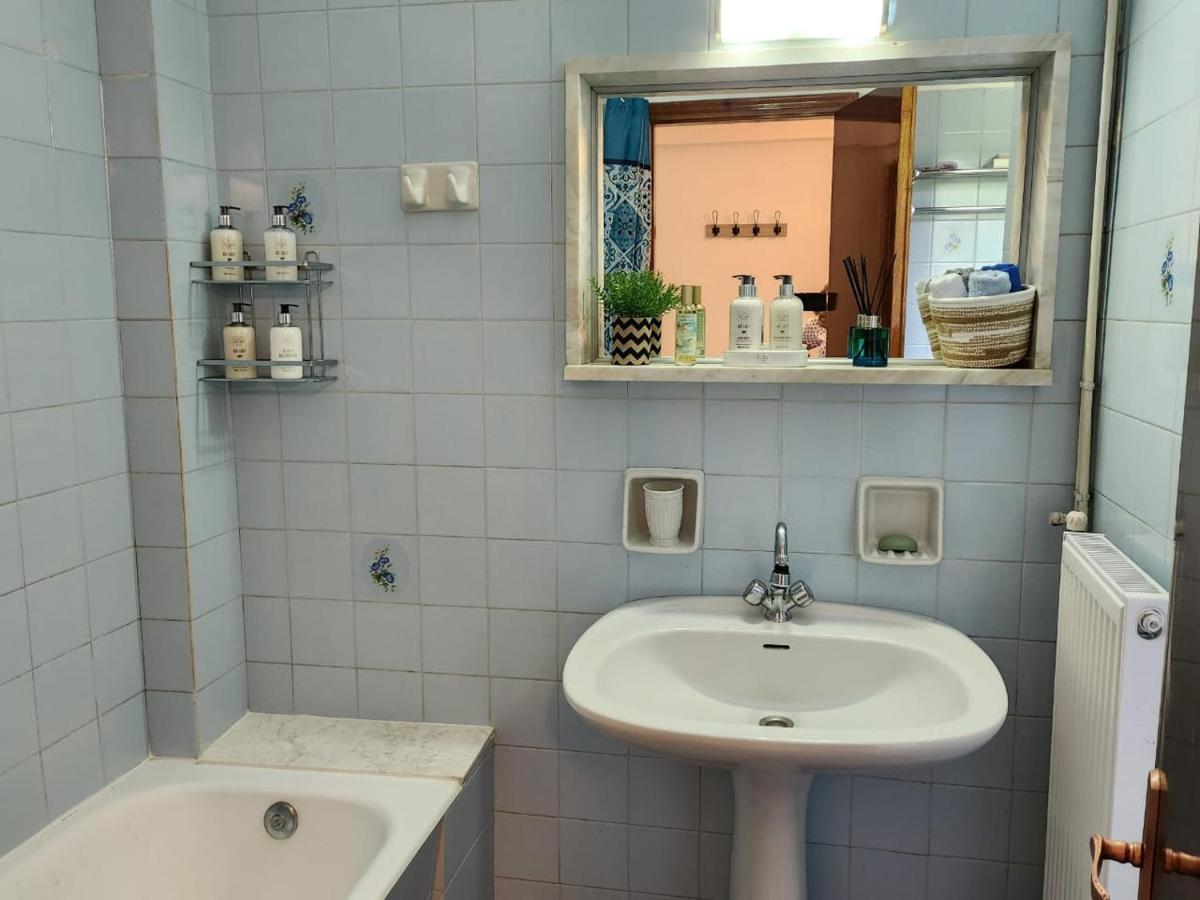 Queen Aspri Apartment 3' Min To The Beach! Antikyra Luaran gambar